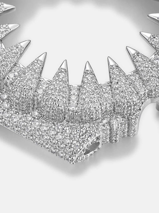 VVS Moissanite “Fangs” GS Bezel